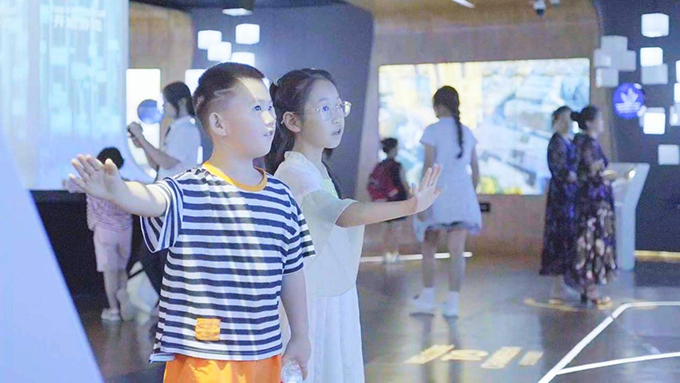 长沙暑期爱心托管班的孩子们开展校外实践课。吴翰林摄