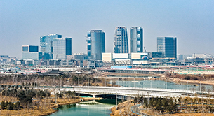 “和这座城共成长，妙不可言”